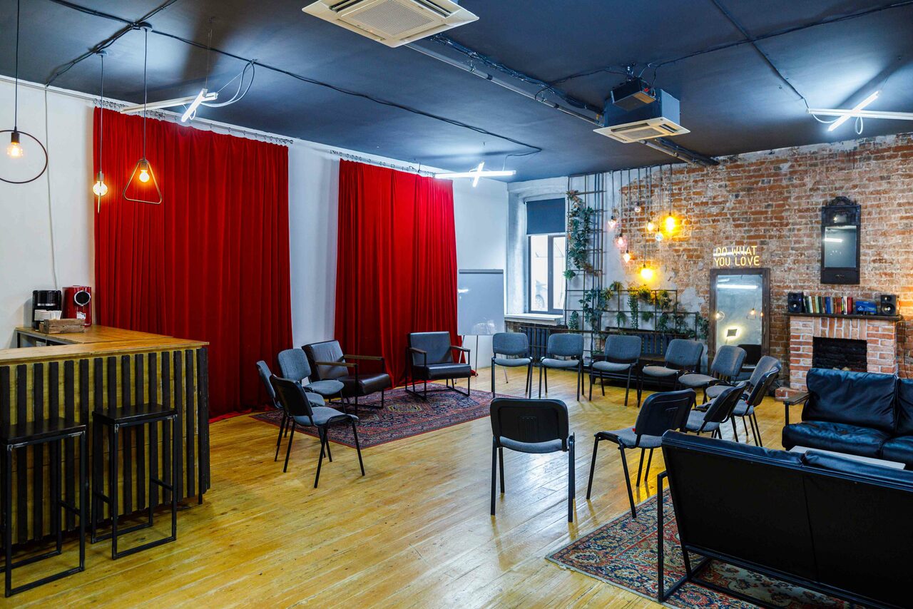 Арендовать Citrus Hall. Grapefruit в старинном особняке для тренингов