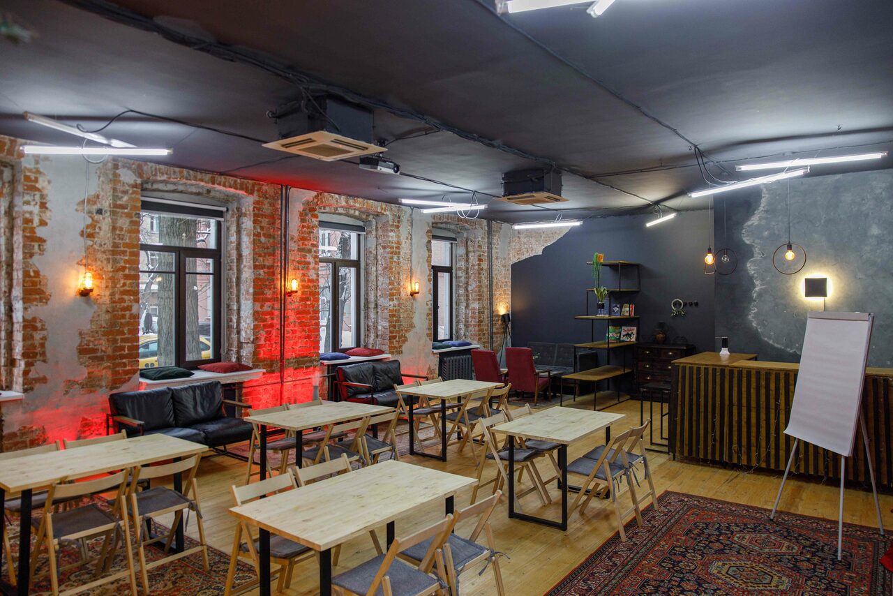 Арендовать Citrus Hall. Grapefruit в старинном особняке для тренингов