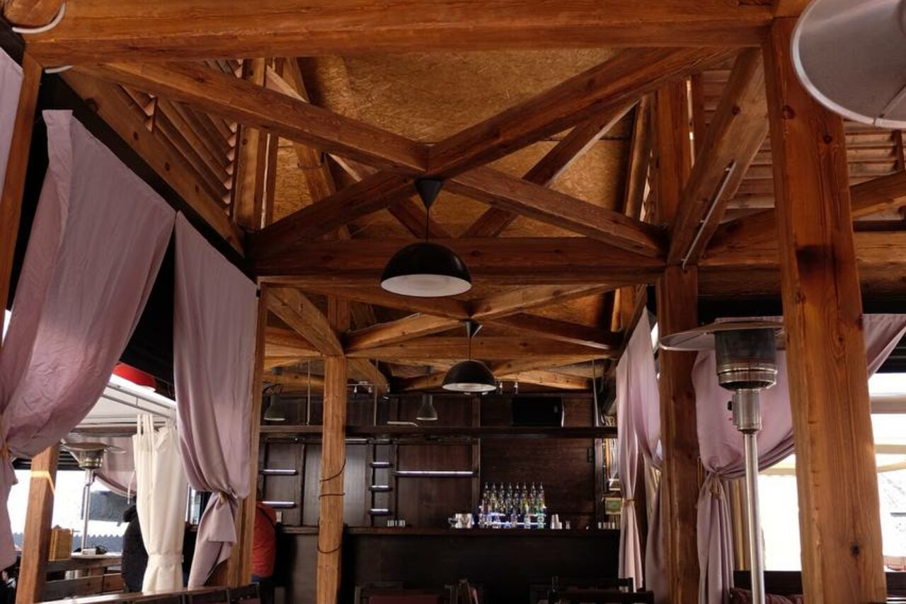 Арендовать Летняя терраса в центре города