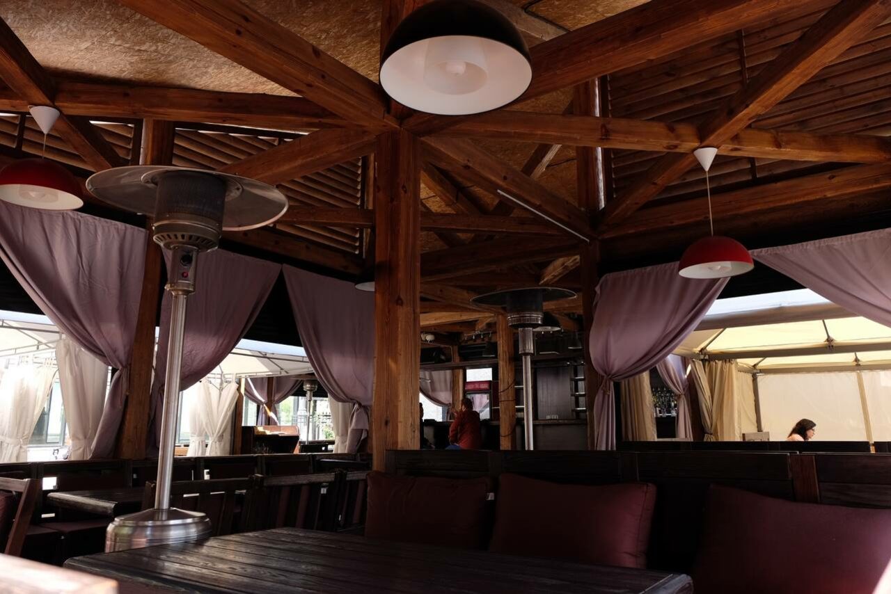 Арендовать Летняя терраса в центре города