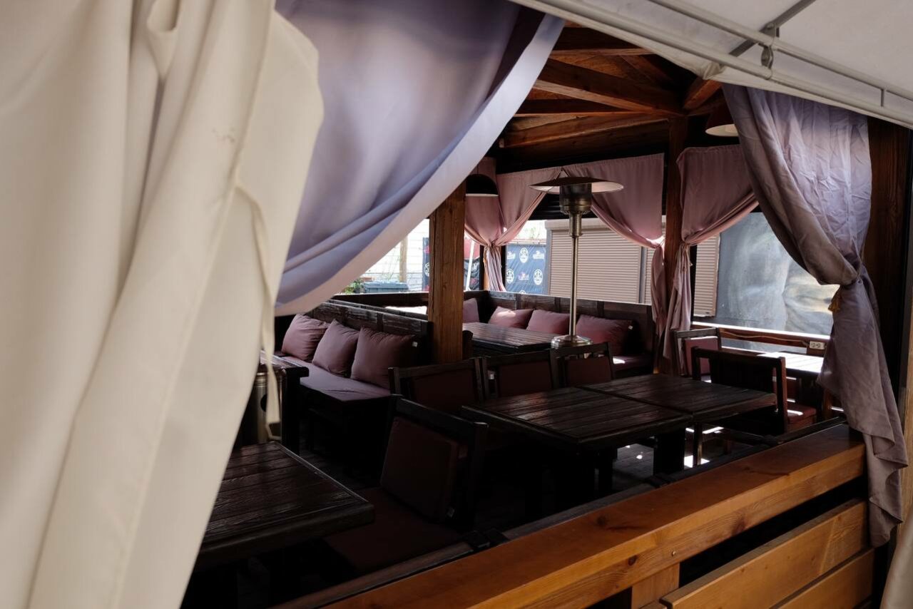 Арендовать Летняя терраса в центре города