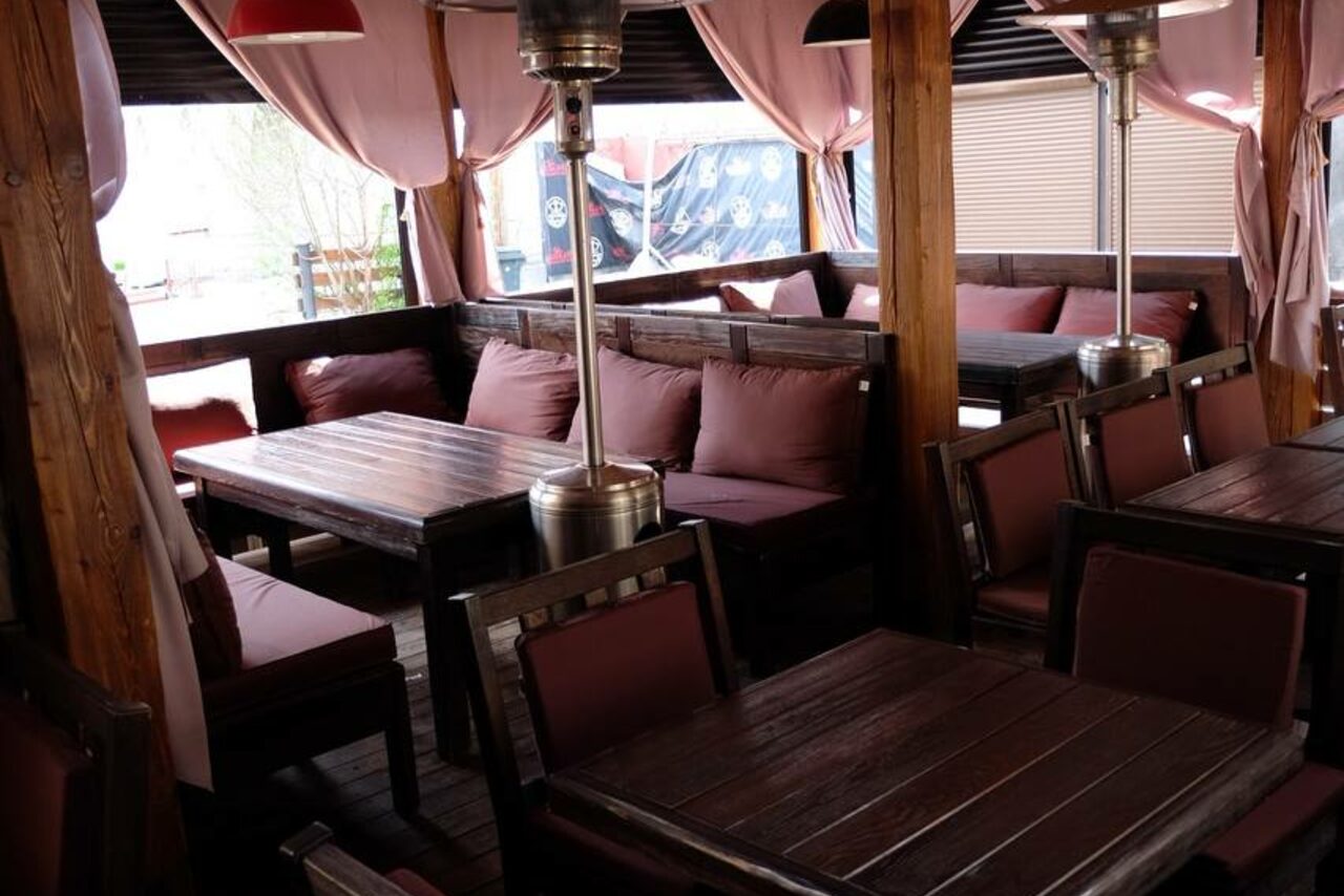 Арендовать Летняя терраса в центре города