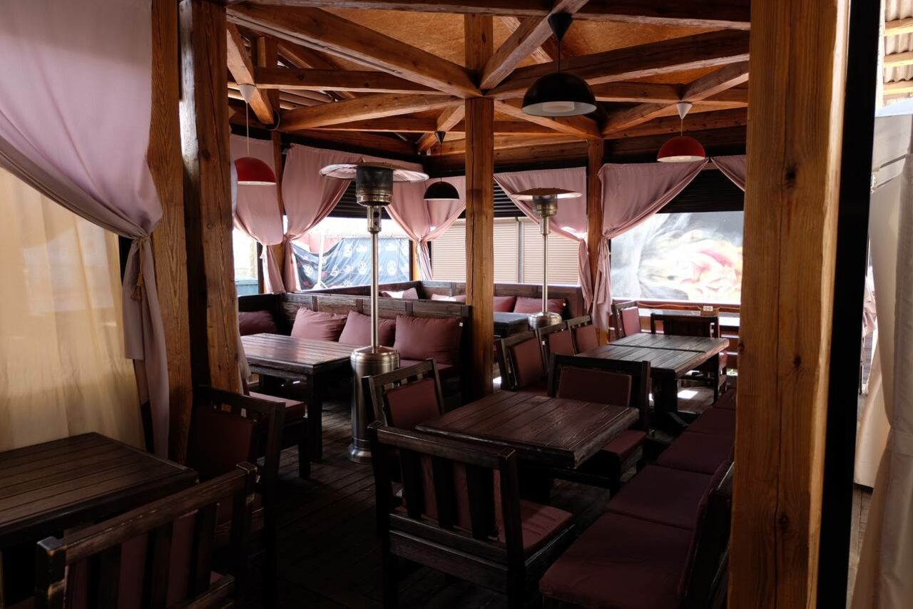 Арендовать Летняя терраса в центре города