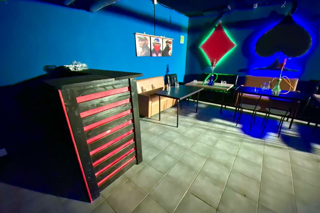 Арендовать Rave Лофт-пространство с неоном