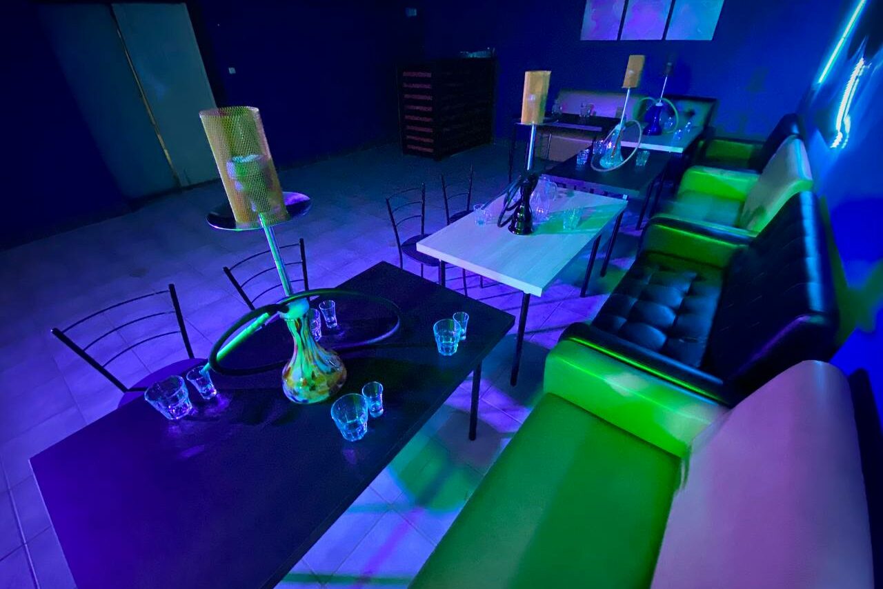 Арендовать Rave Лофт-пространство с неоном