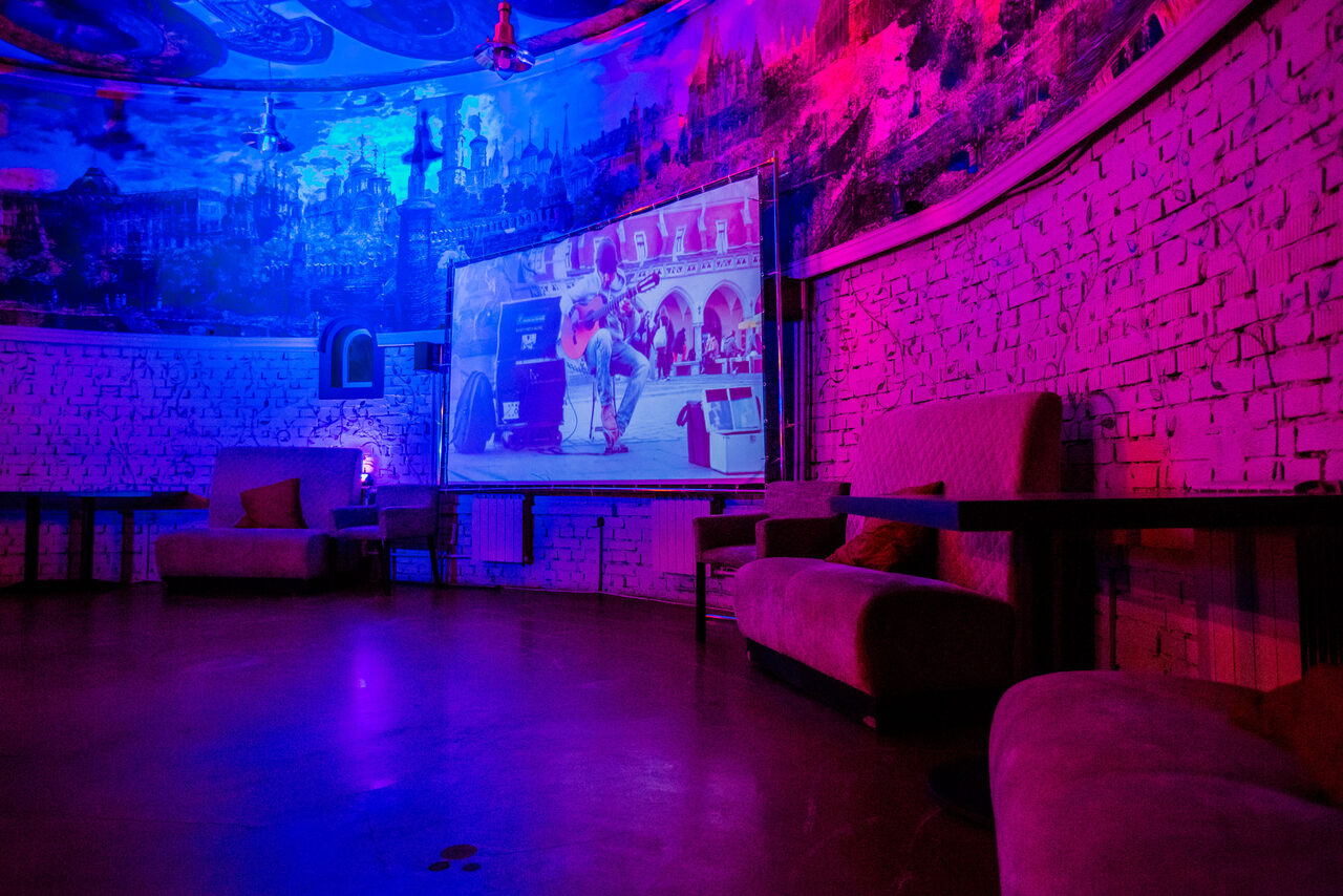 Арендовать Царский лофт. Круглый лофт со светомузыкой 