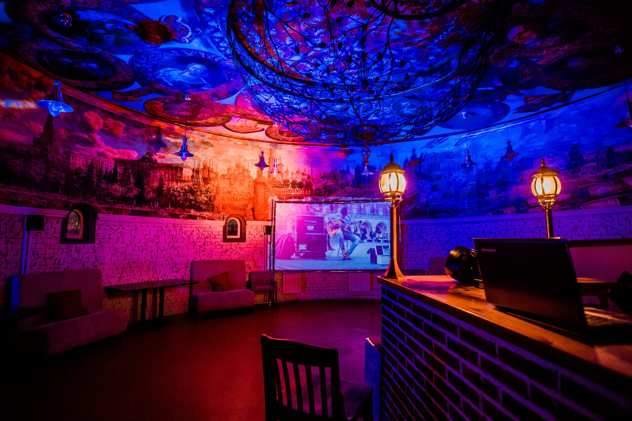 Арендовать Царский лофт. Круглый лофт со светомузыкой 