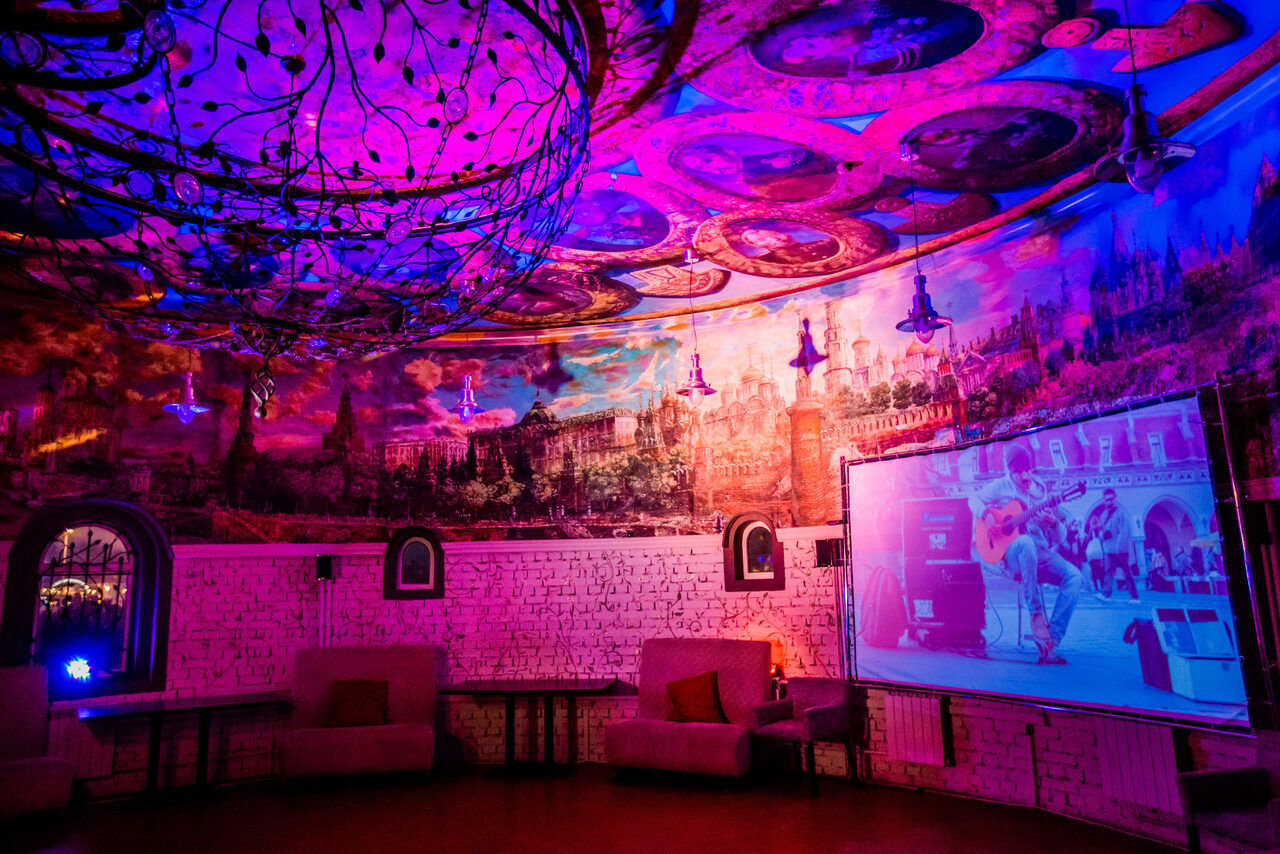 Арендовать Царский лофт. Круглый лофт со светомузыкой 