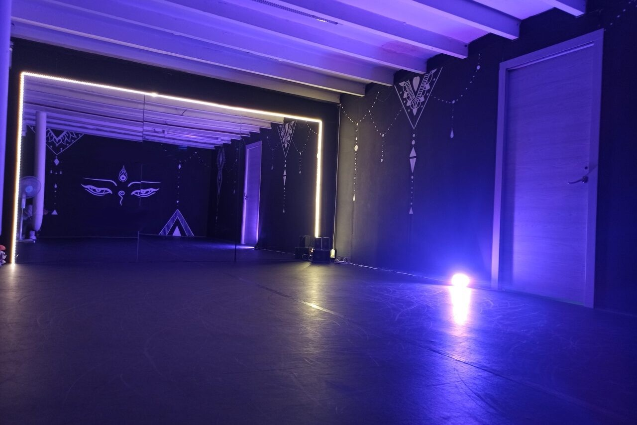 Арендовать Atma Dance Studio (Атма Данс Студио). Малый танцевальный зал 27 кв.м