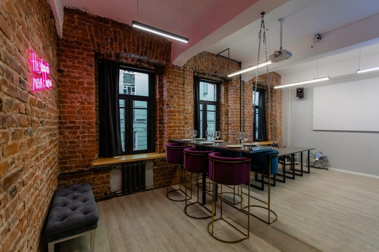 Арендовать Диско-лофт с фотозоной и выходом на залив