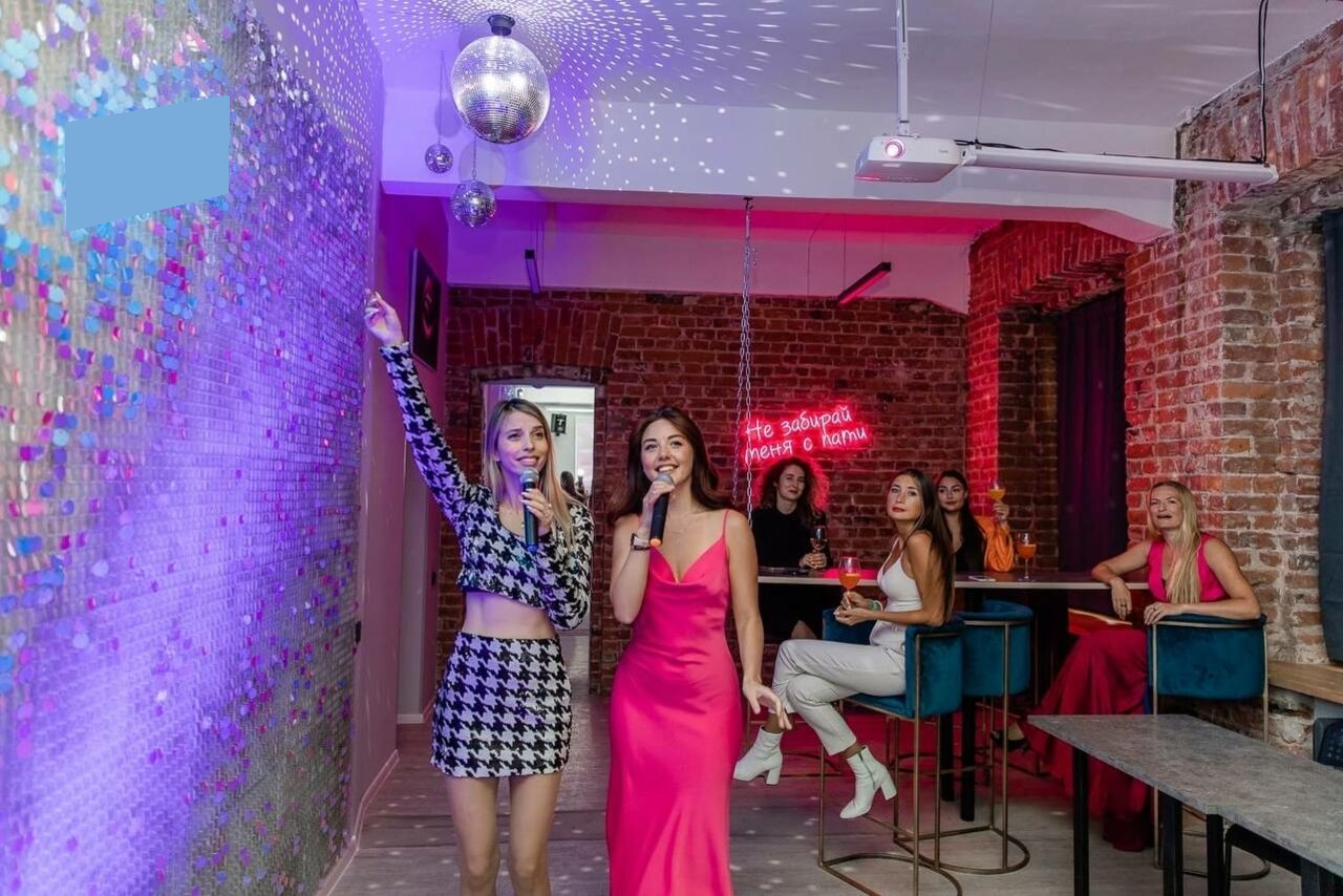 Арендовать Диско-лофт с фотозоной и выходом на залив