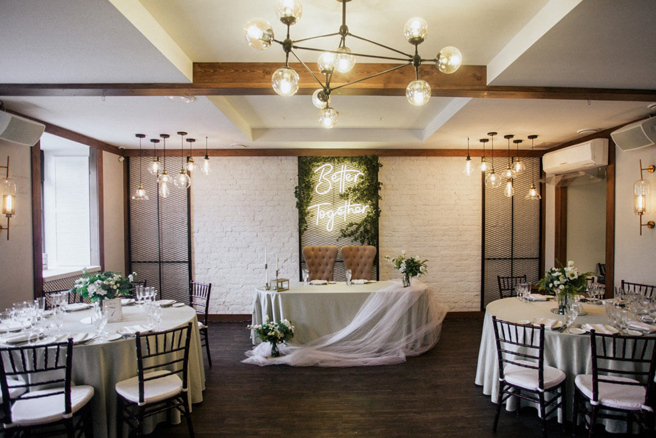 Арендовать Весенний на Фонтанке Банкетный лофт