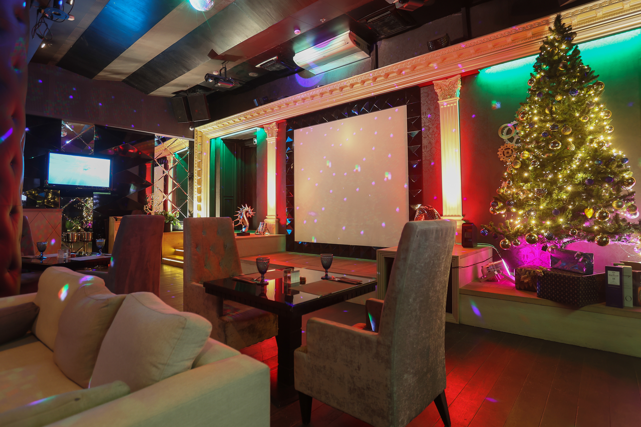 Арендовать LOUNGE BAR HAMILTON