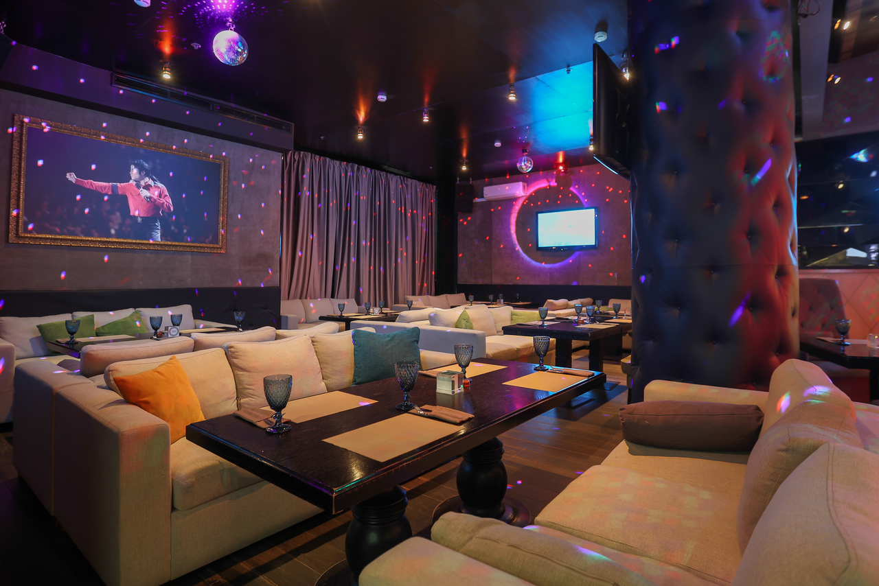 Арендовать LOUNGE BAR HAMILTON