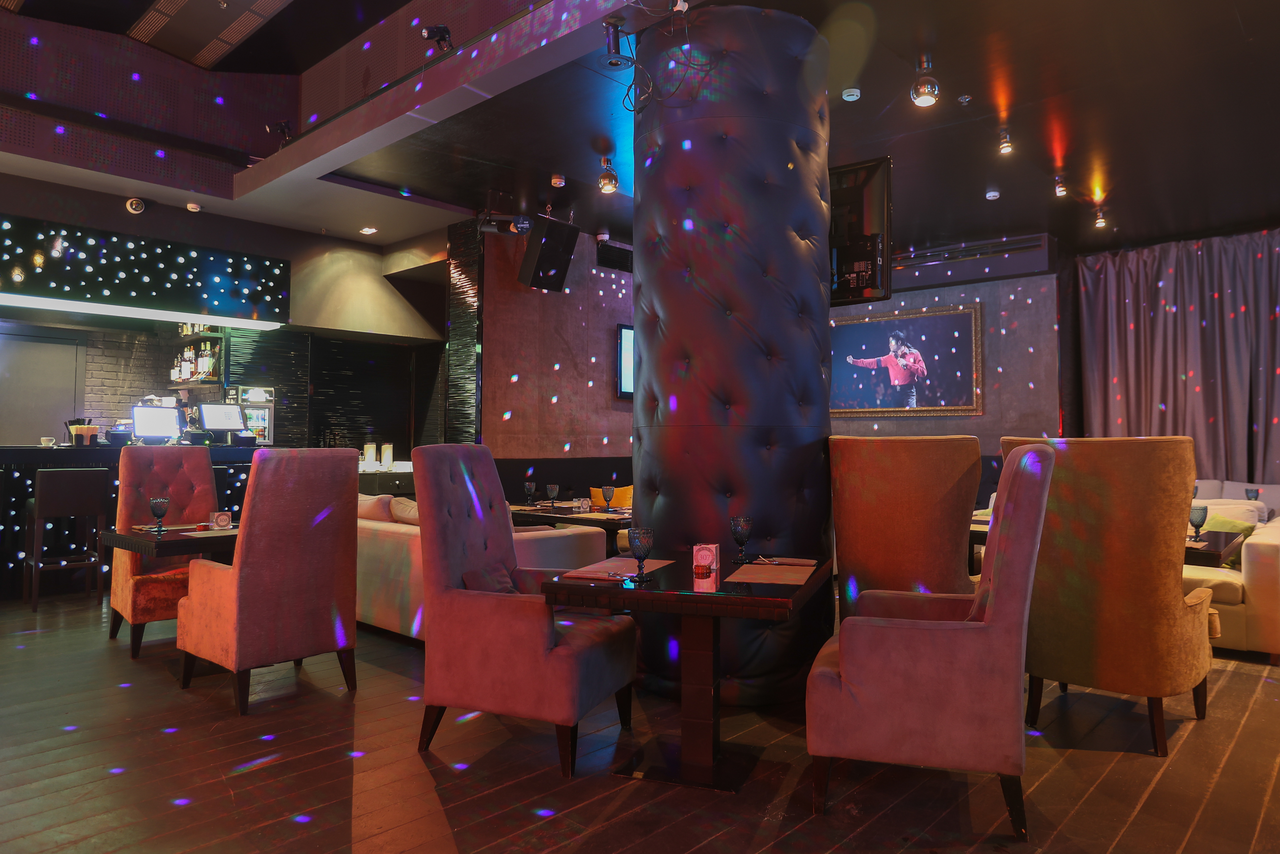 Арендовать LOUNGE BAR HAMILTON