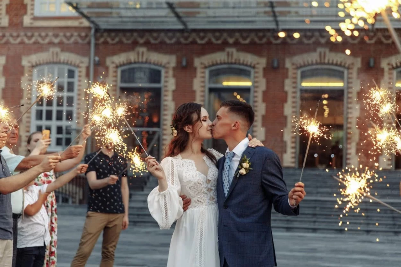 Арендовать BOLSHEVIK LOFT Event-пространство для свадеб