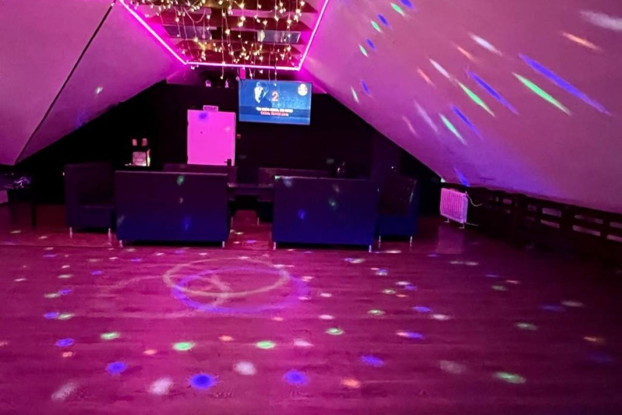 Арендовать MyHope Лофт со светомузыкой на Фруктовой