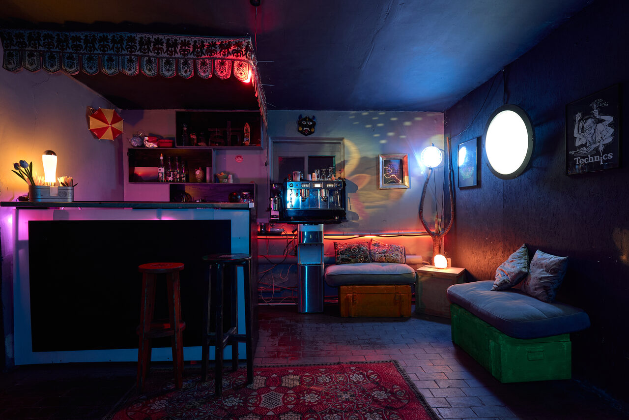 Арендовать Клуб с профессиональным звуковым оборудованием