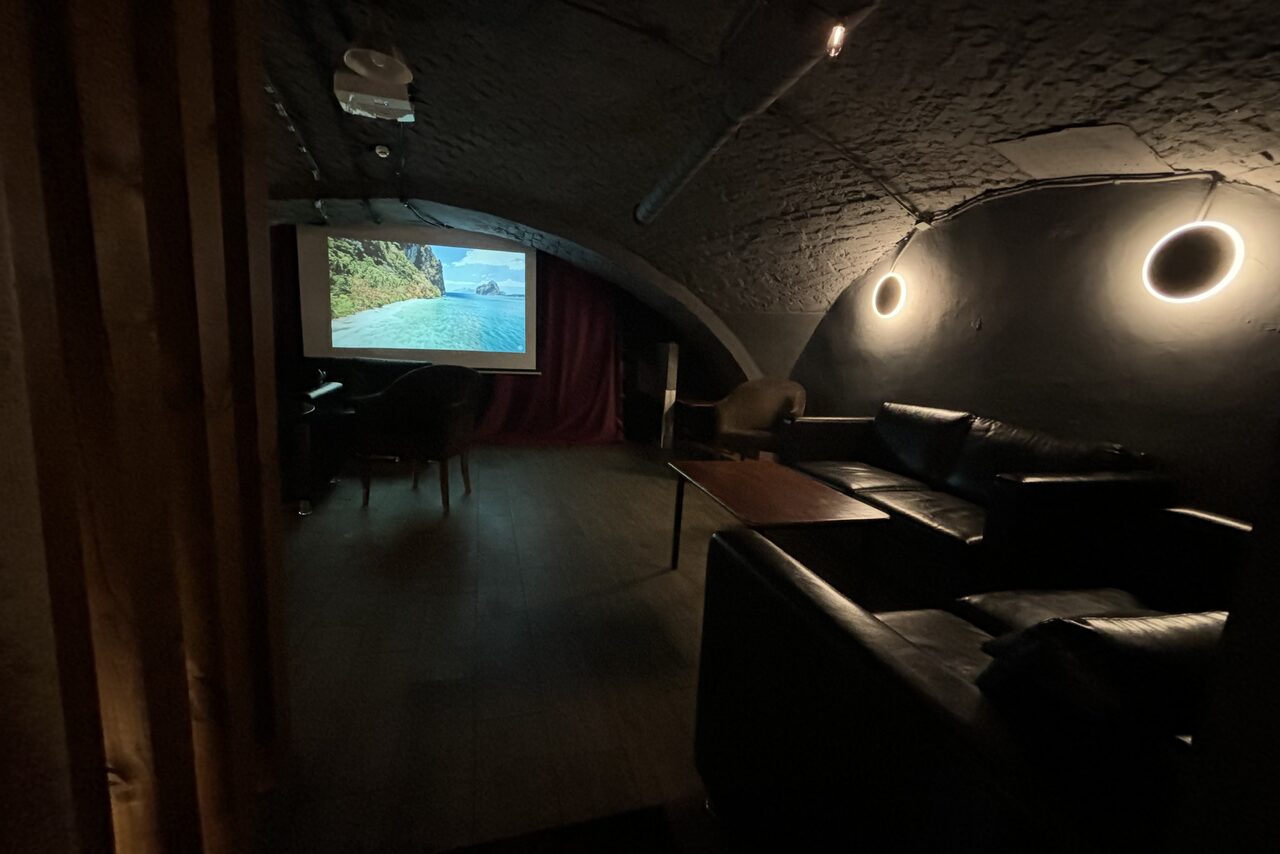 Арендовать Отдельный зал в лофте