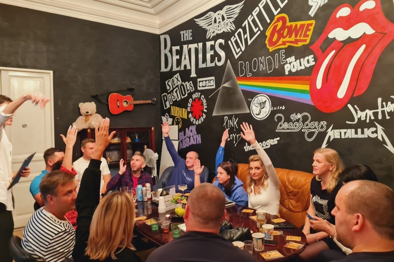 Арендовать Топчик Лаундж зона с балконом 