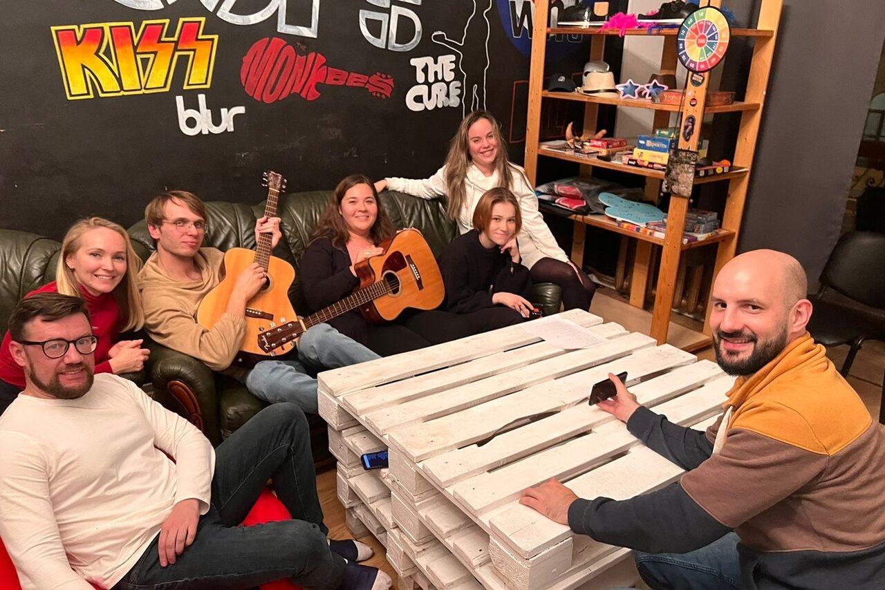 Арендовать Топчик Лаундж зона с балконом 