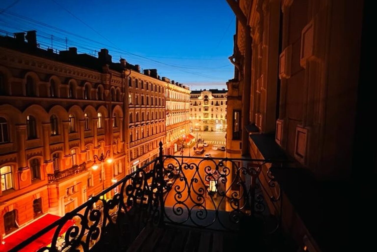 Арендовать Топчик Лаундж зона с балконом 