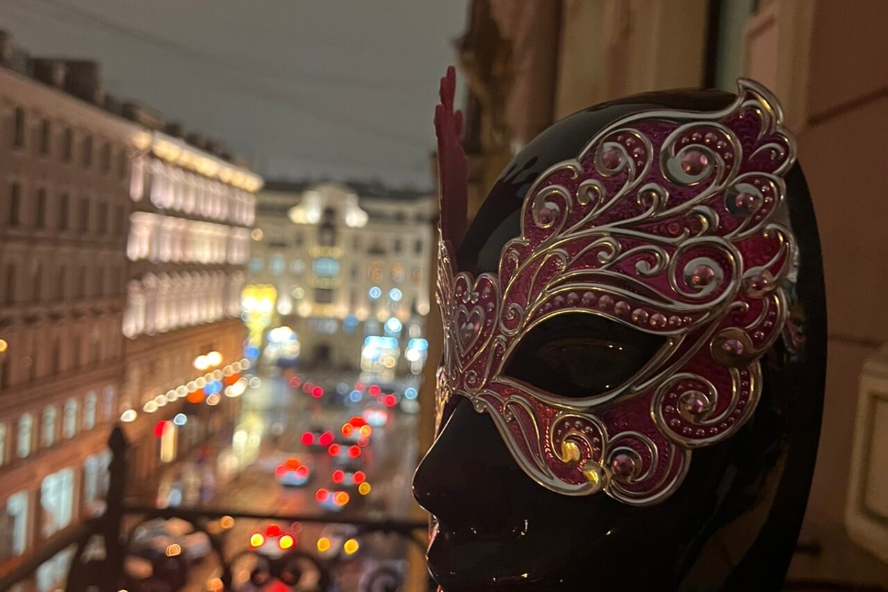 Арендовать Топчик Лаундж зона с балконом 