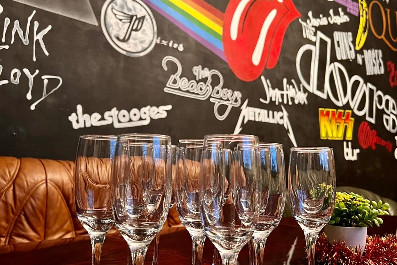 Арендовать Топчик Лаундж зона с балконом 