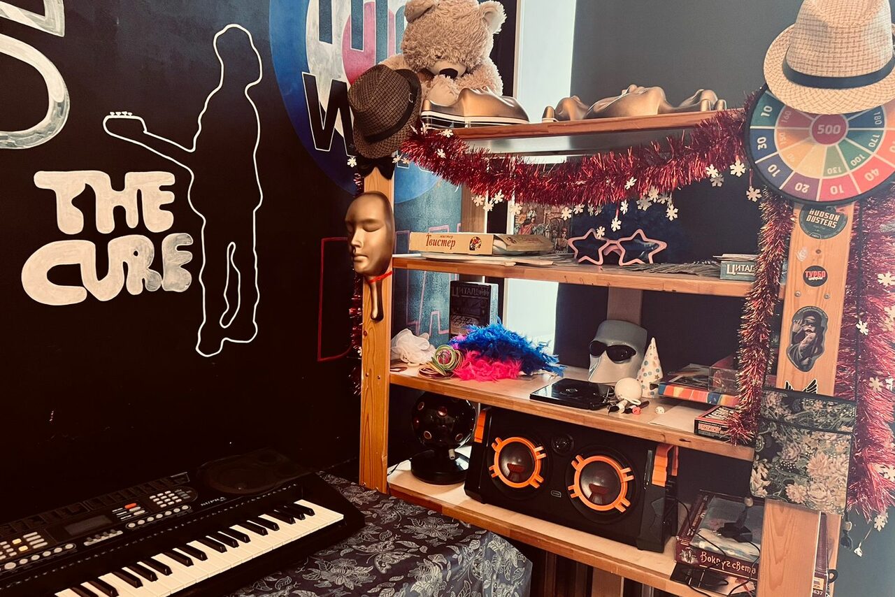 Арендовать Топчик Лаундж зона с балконом 