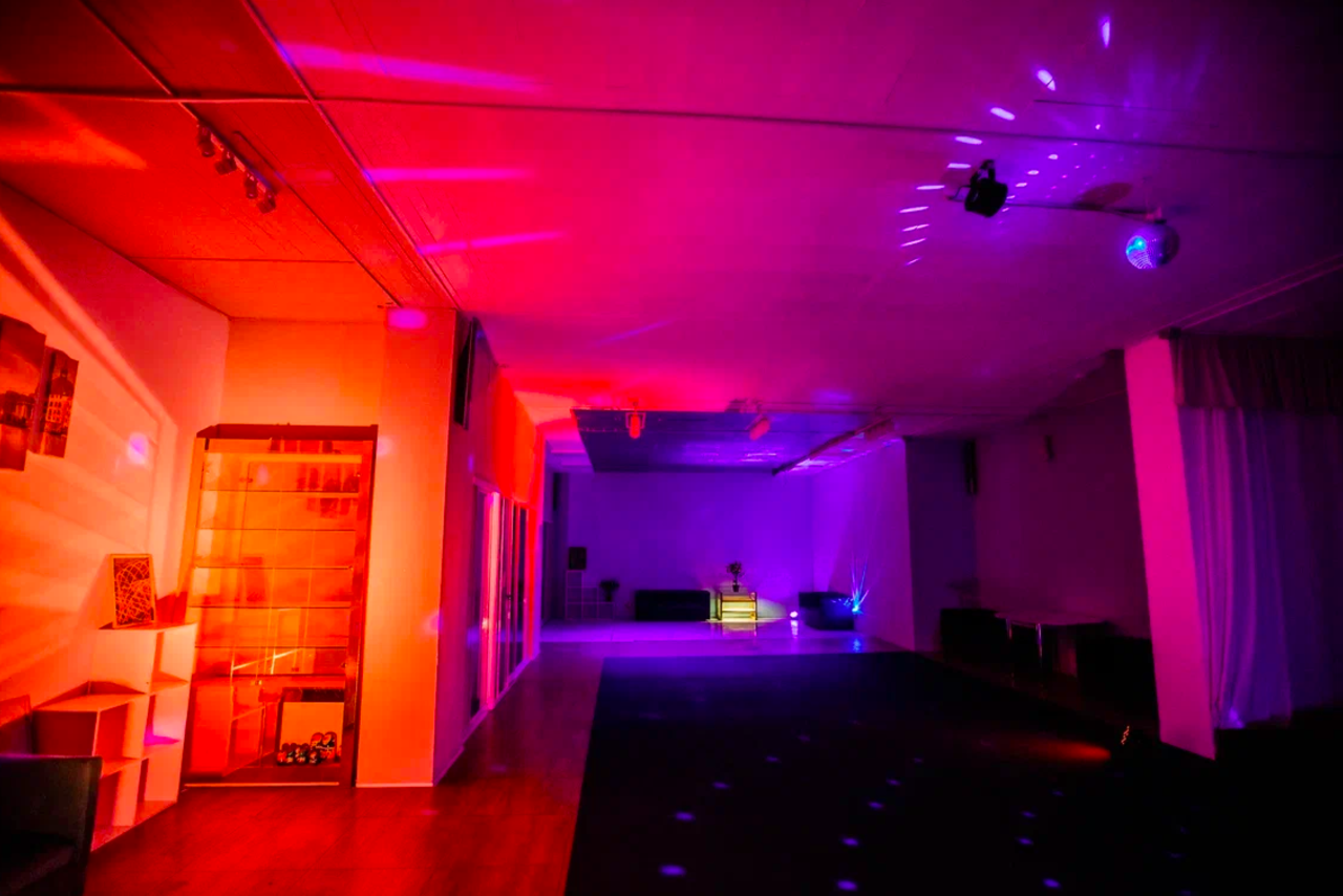 Арендовать EmpireLoft Лофт с зеркальным потолком