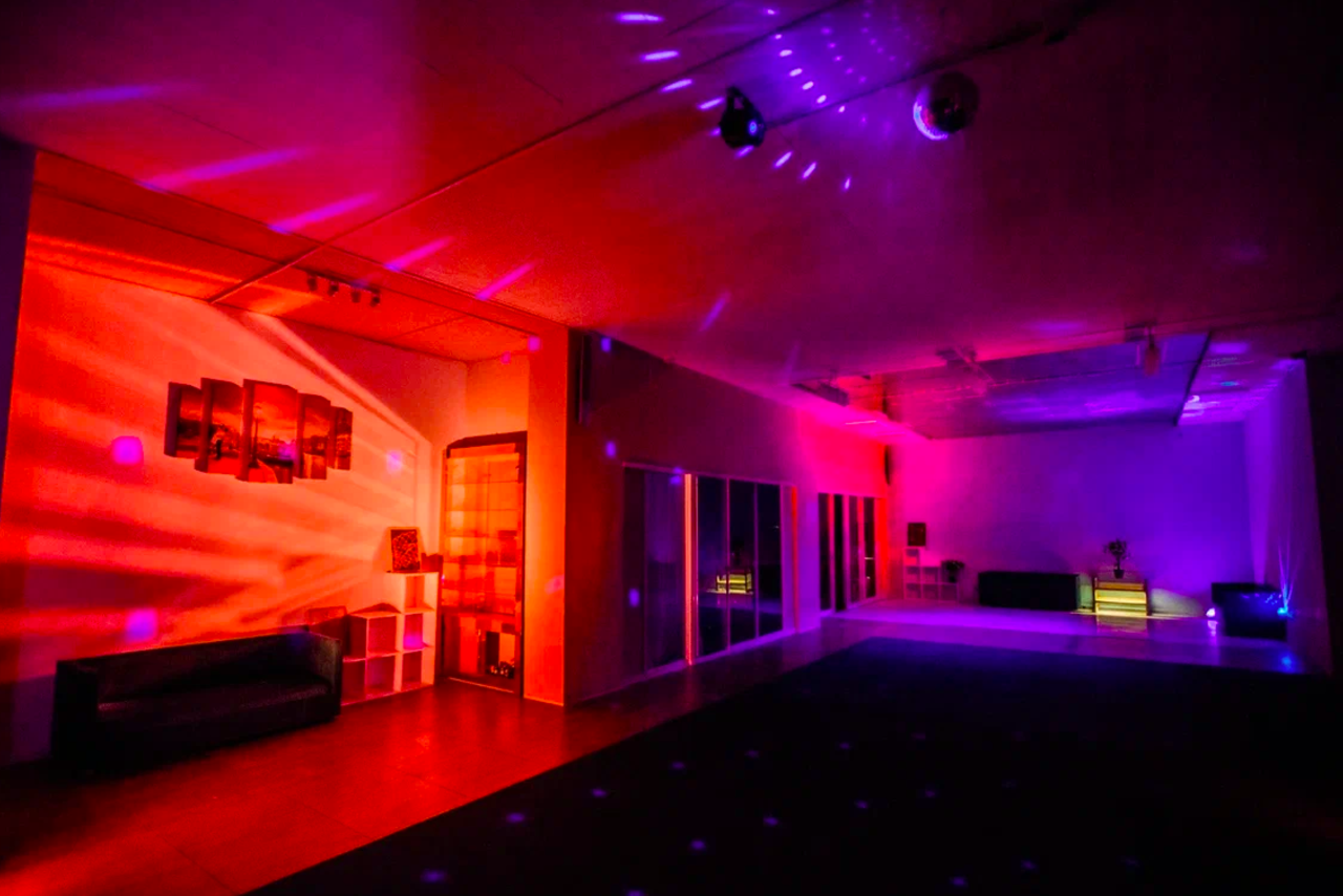 Арендовать EmpireLoft Лофт с зеркальным потолком