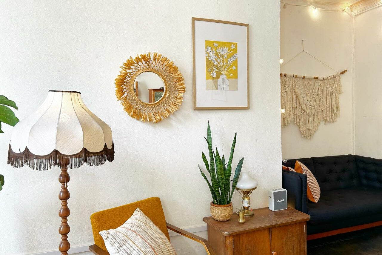 Арендовать Уютное пространство с большими окнами 