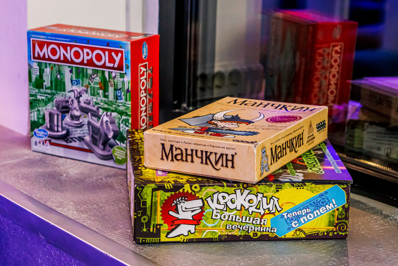 Арендовать Liberty. Яркий лофт-зал в бело-синем оформлении 