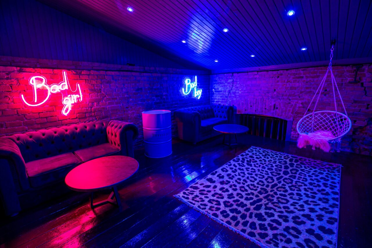 Арендовать Двухэтажный лофт с отдельным входом