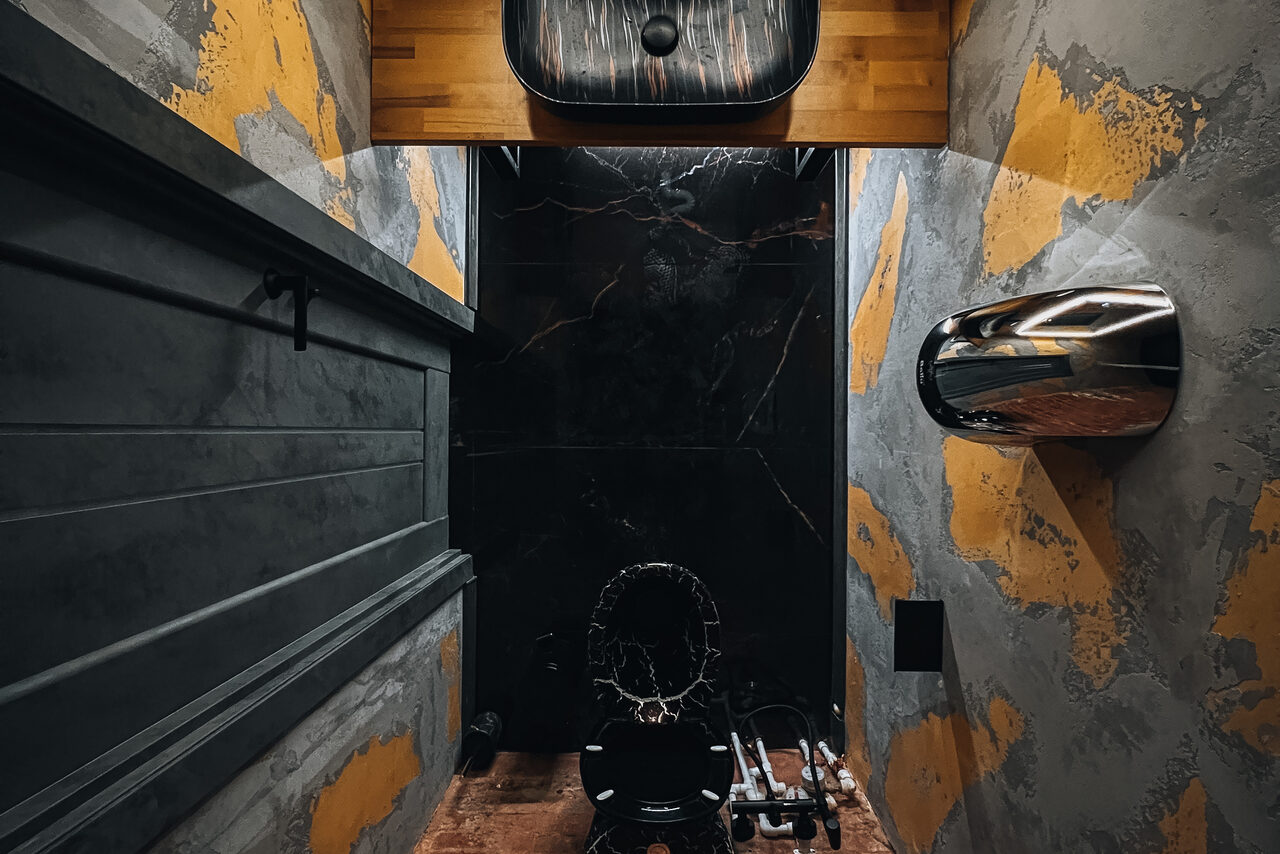 Арендовать Лофт в стиле казино с покерным столом