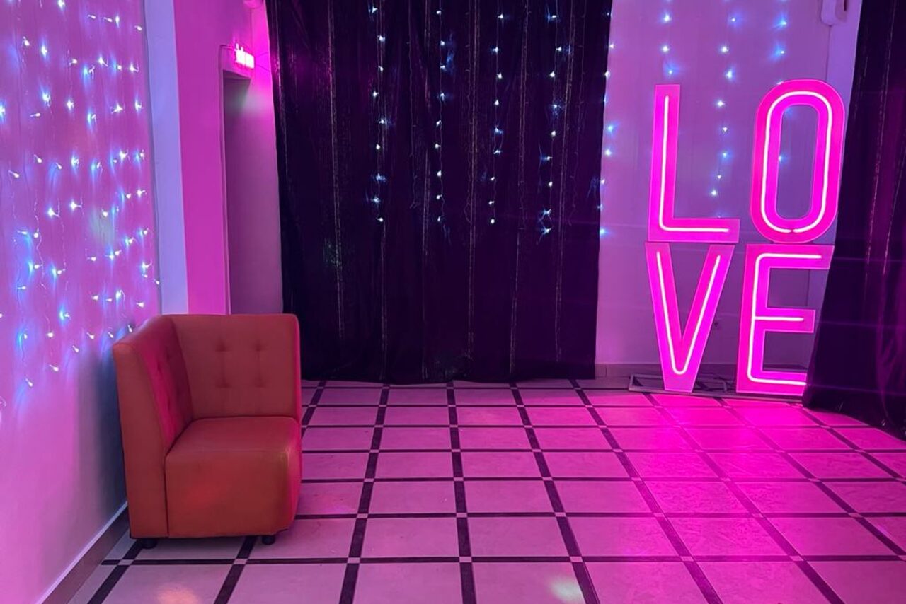 Арендовать Lv Loft. NEON LOUNGE Неоновый лофт-зал на Сходненской
