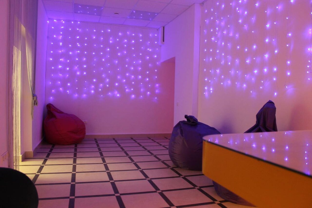 Арендовать Lv Loft. NEON LOUNGE Неоновый лофт-зал на Сходненской