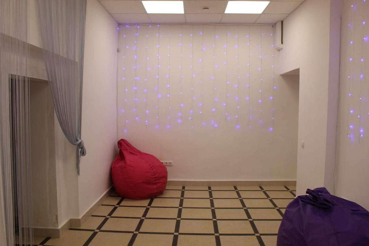 Арендовать Lv Loft. NEON LOUNGE Неоновый лофт-зал на Сходненской