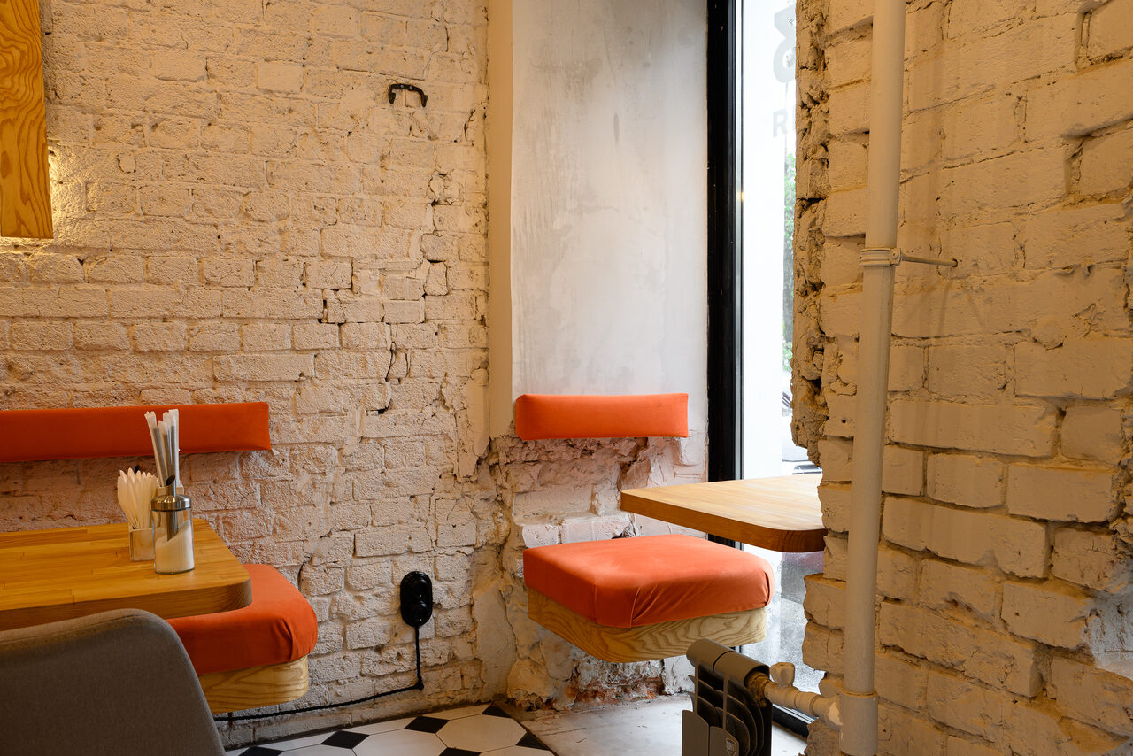 Арендовать Б. 23 Светлое кафе под закрытие 