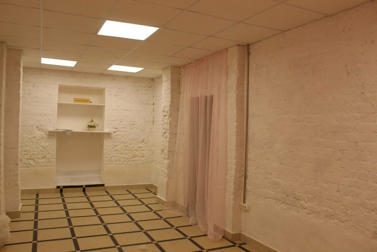 Арендовать Lv Loft. GREEN LOFT Лофт из белого кирпича