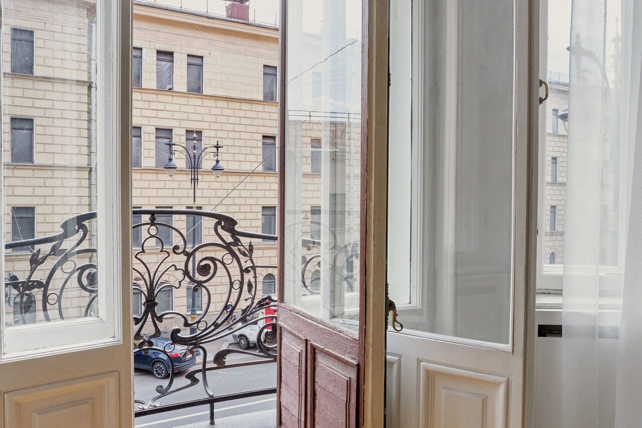 Арендовать Светлая фотостудия с циклорамой 