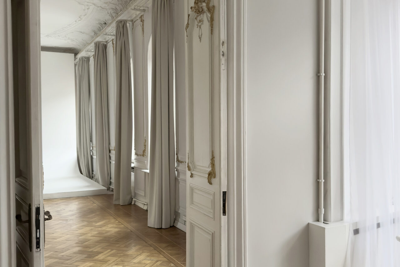 Арендовать Светлая фотостудия с циклорамой 