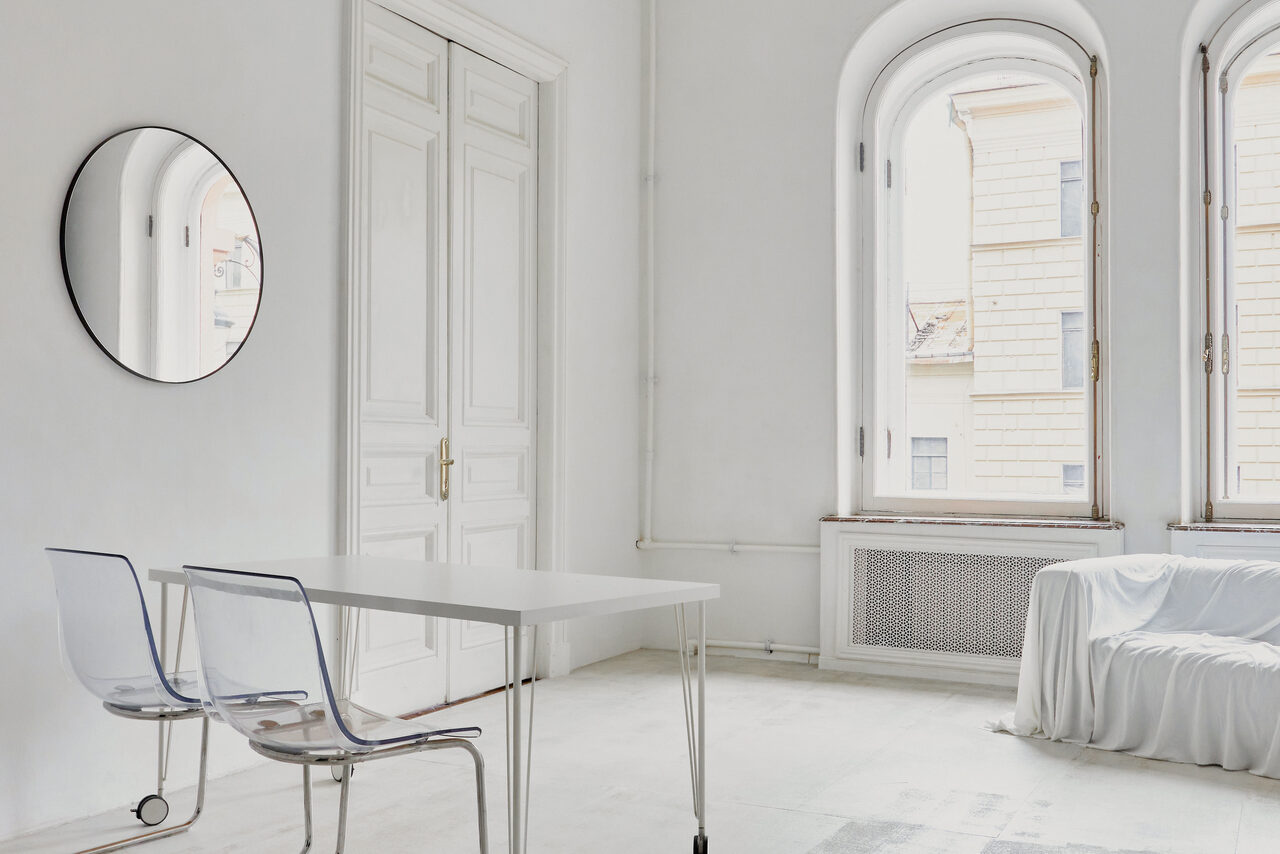 Арендовать Светлый зал с растениями