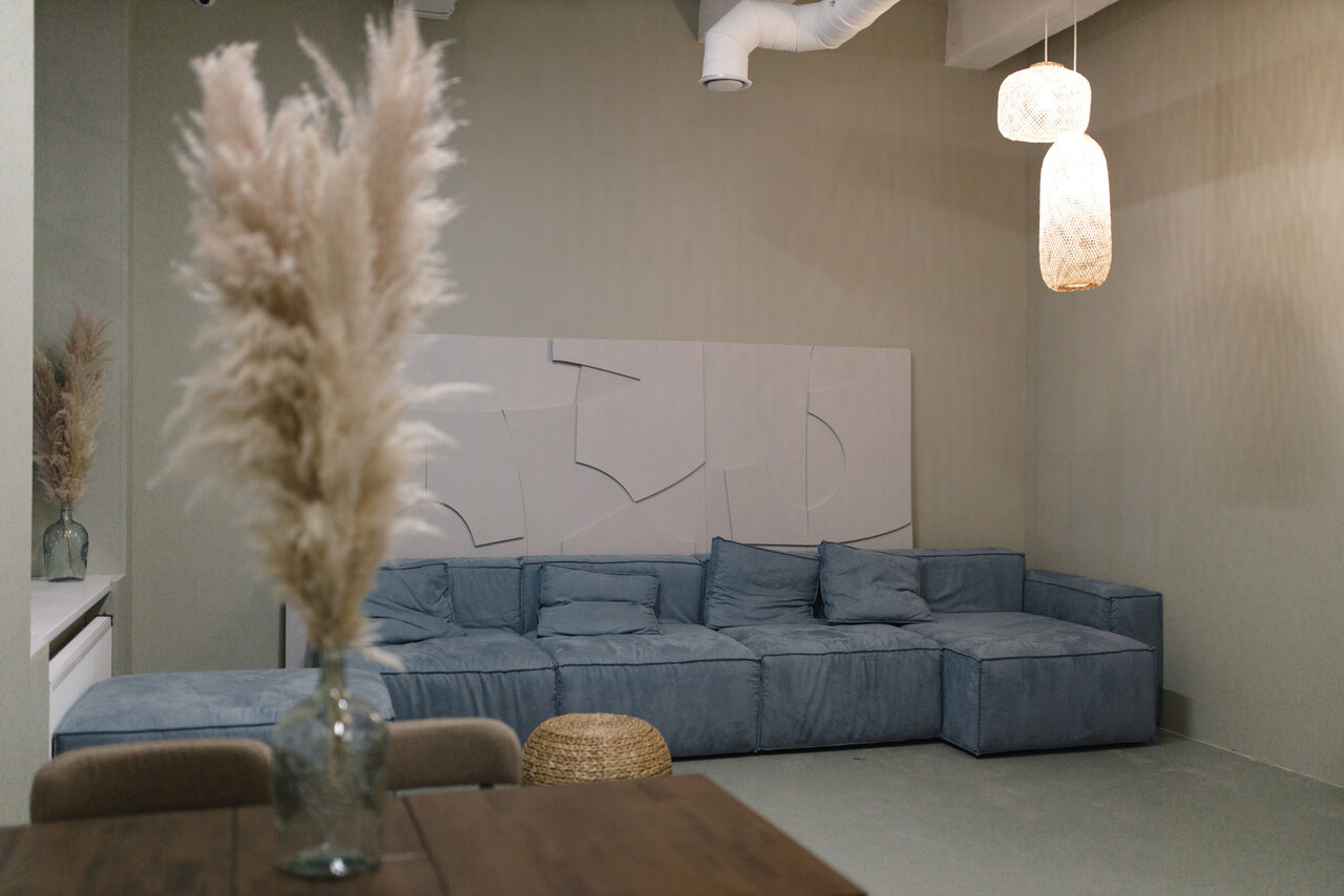 Арендовать Светлый лаунж-зал