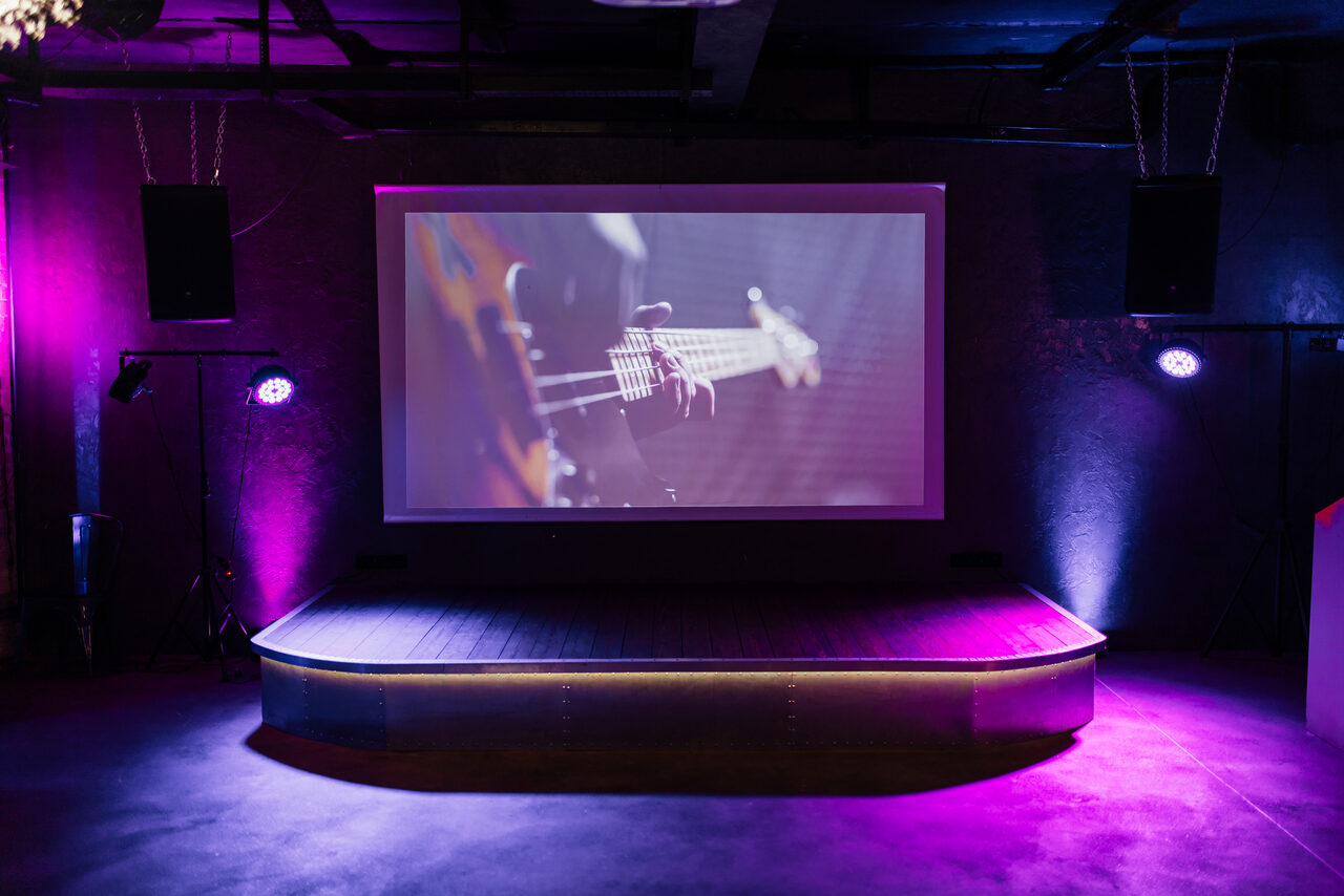 Арендовать Просторный лофт-зал