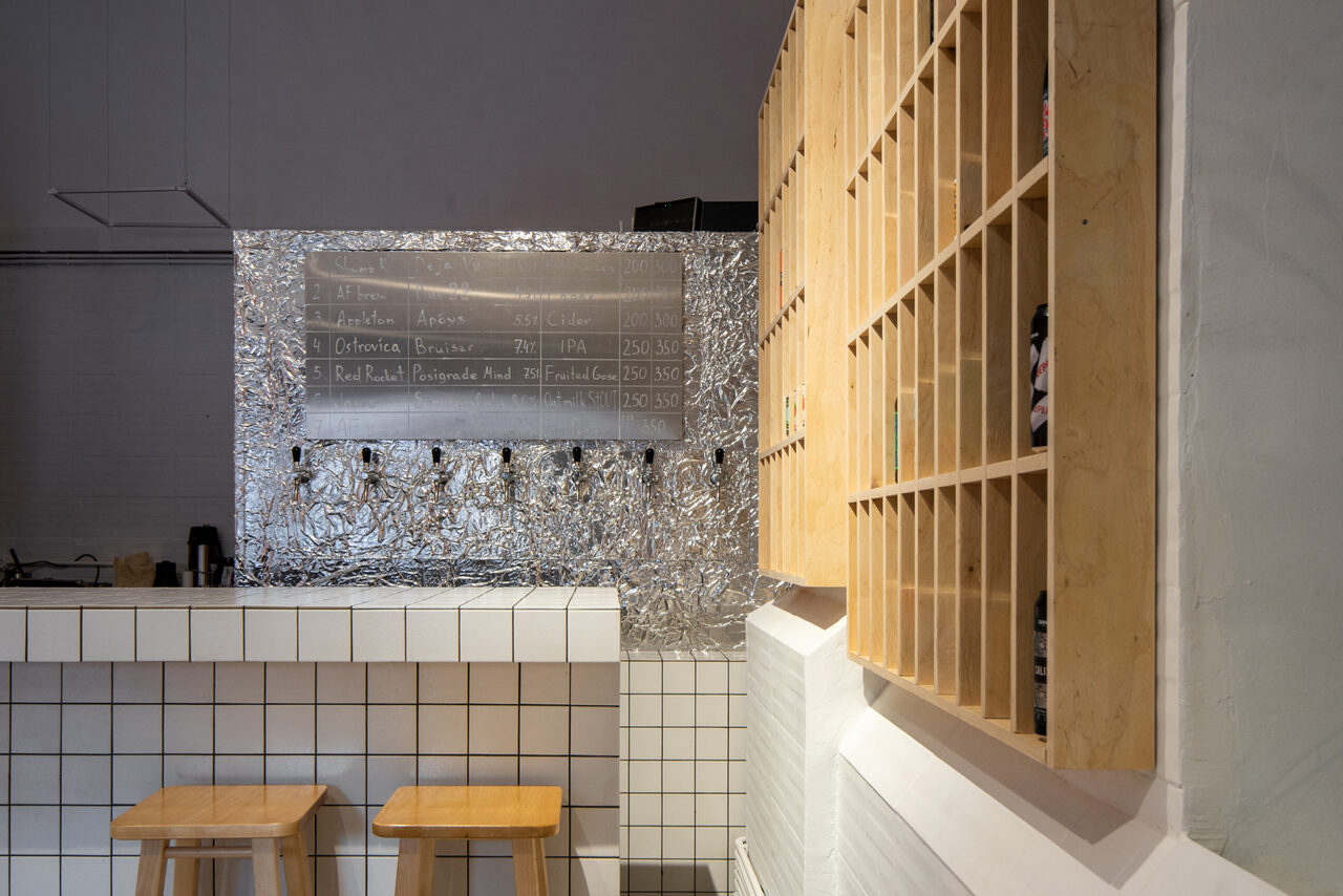 Арендовать Ладно Пространство-бар для мероприятий