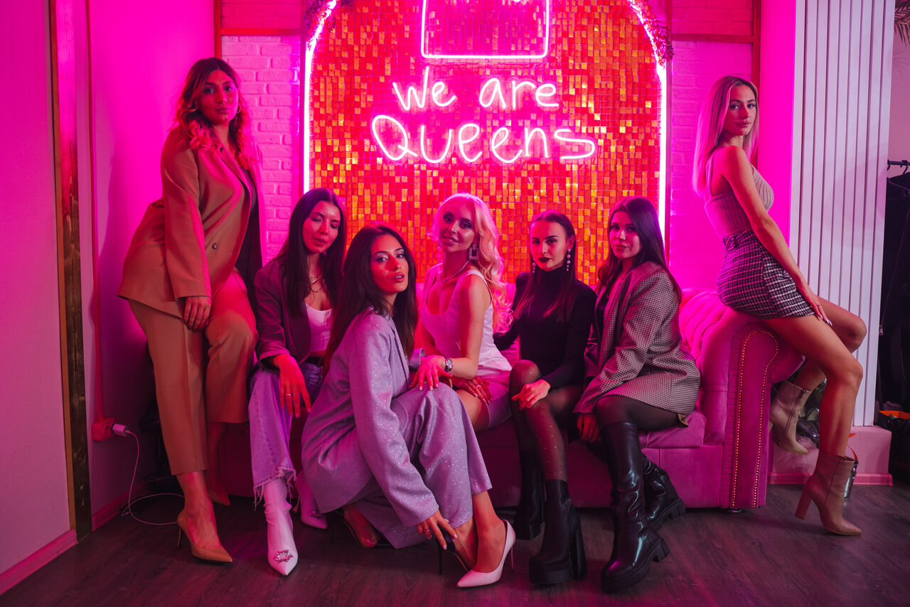 Арендовать Космополитен. Розовый лофт-зал