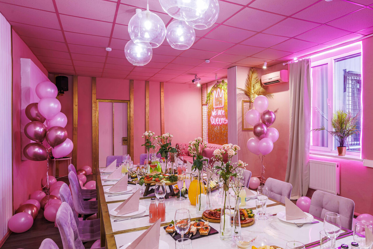 Арендовать Космополитен. Розовый лофт-зал