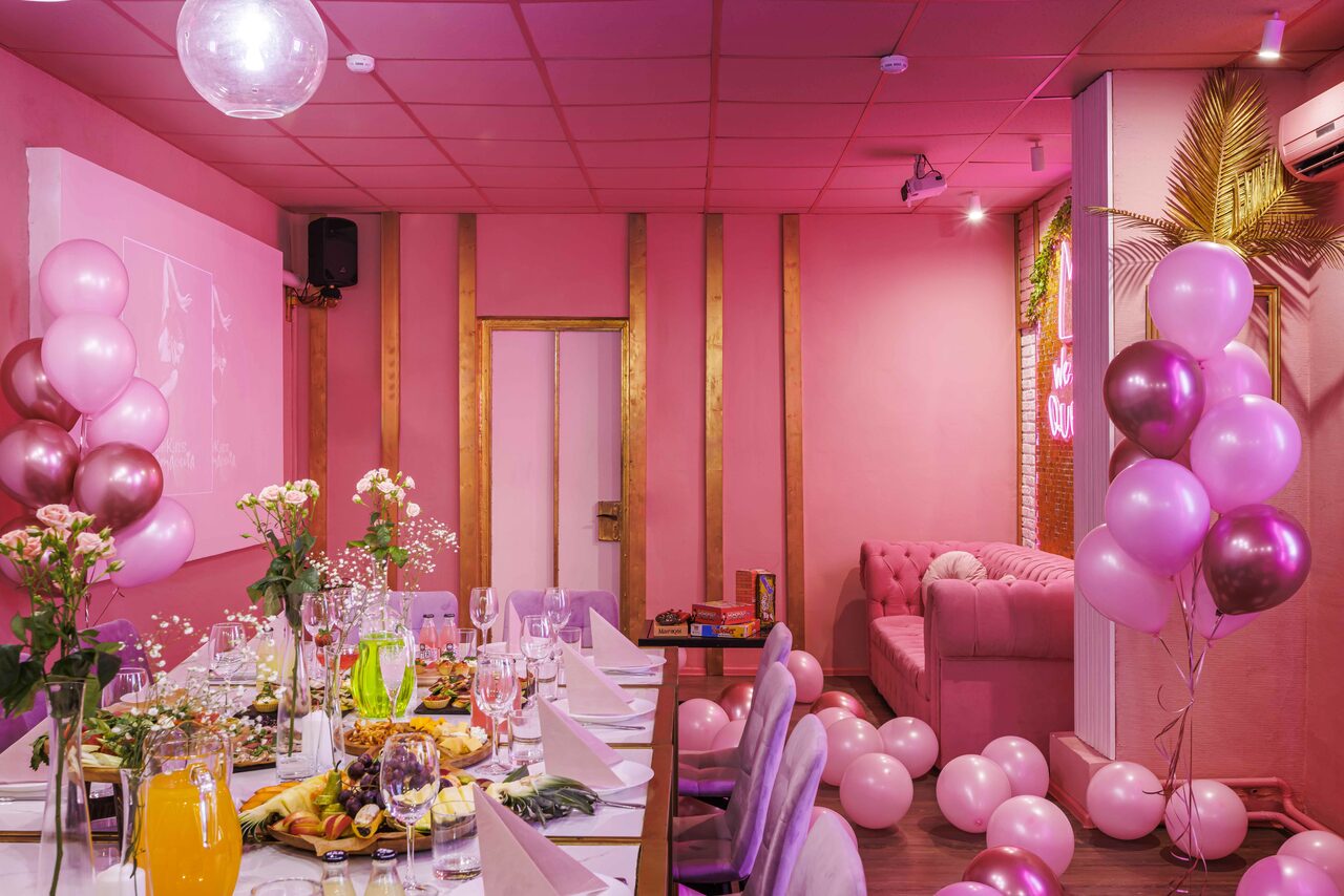 Арендовать Космополитен. Розовый лофт-зал