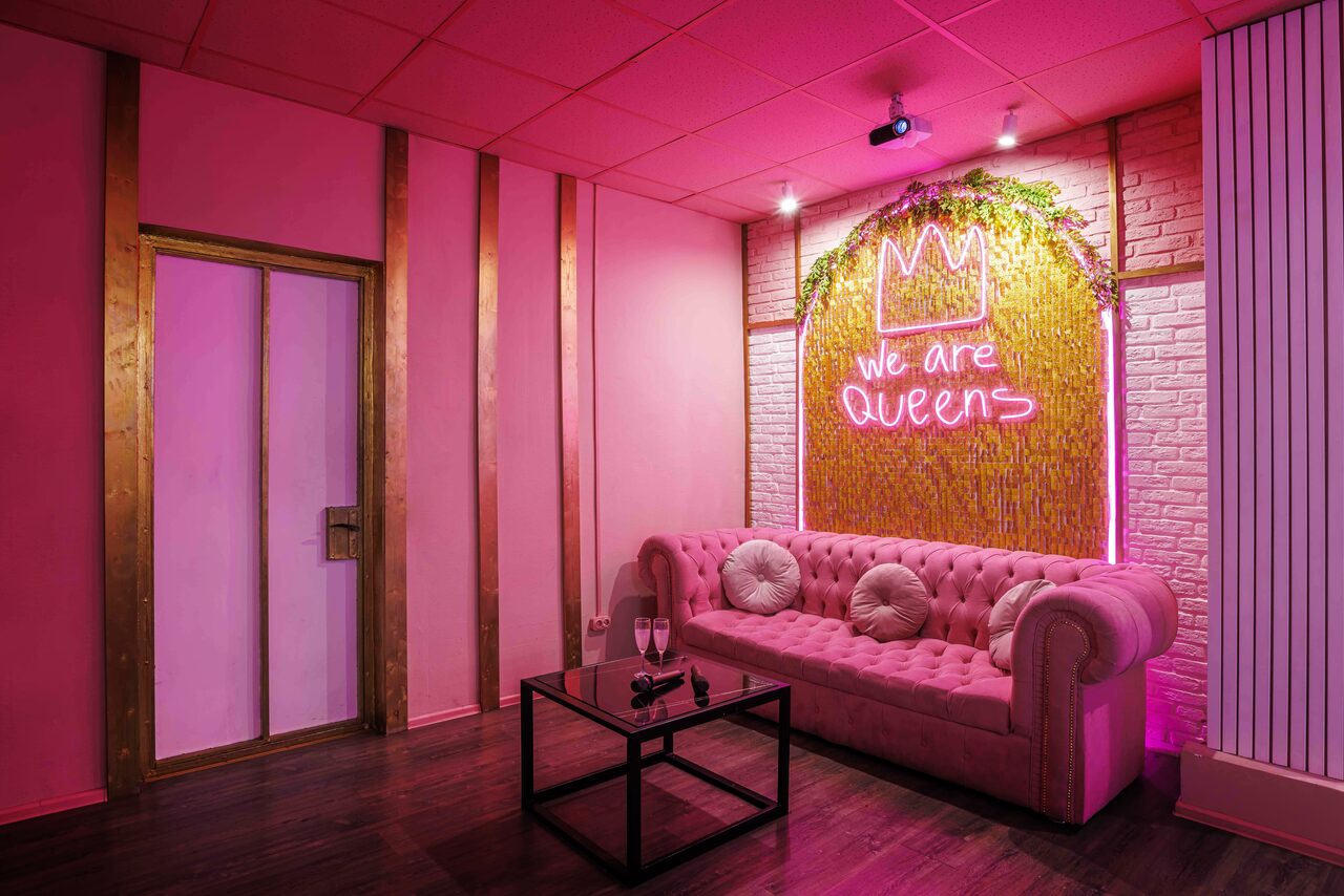 Арендовать Космополитен. Розовый лофт-зал